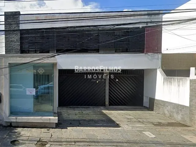 Casa com 420m² 4 quartos e 3 banheiros, à venda, no bairro Treze de Julho em Aracaju