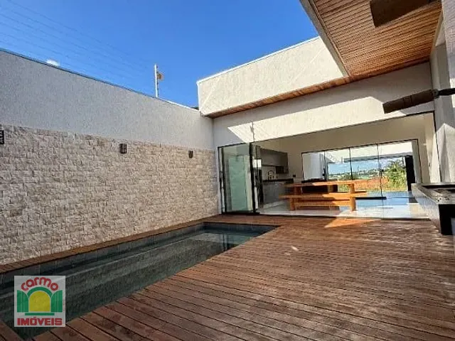 Casa com 300m² 3 quartos e 2 banheiros, à venda, no bairro Parque São Jerônimo em Anápolis
