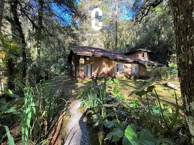 Casa com 40000m² 5 quartos e 6 banheiros, à venda, no bairro Jardim Umuarama em Campos Do Jordão