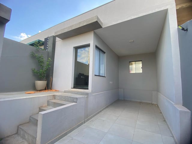 Foto do Casa - LINDA RESIDÊNCIA A VENDA   Residencial Florais Do Lago, Apucarana, PR, COM 3 QUARTOS SENDO 1 SUÍTE ,SOBRA DE ESPAÇO NOS FUNDOS ,BAIRRO EM PLENA EXPANSÃO !!! | CAMPOY CORRETORA DE IMÓVEIS