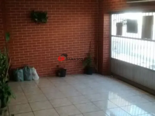 Casa com 200m² 2 quartos e 2 banheiros, à venda, no bairro Vila Sacadura Cabral em Santo André