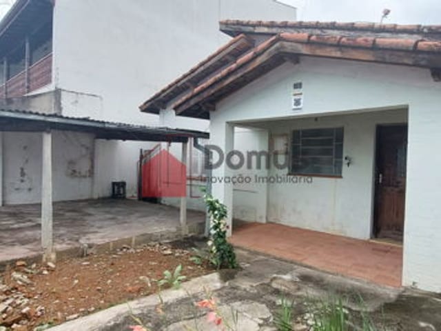 Casa com 376m² 3 quartos e 1 banheiro, à venda, no bairro São Benedito em Pindamonhangaba