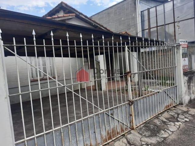 Casa com 376m² 3 quartos e 1 banheiro, à venda, no bairro São Benedito em Pindamonhangaba
