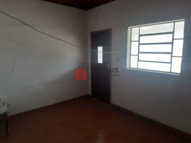 Casa com 376m² 3 quartos e 1 banheiro, à venda, no bairro São Benedito em Pindamonhangaba