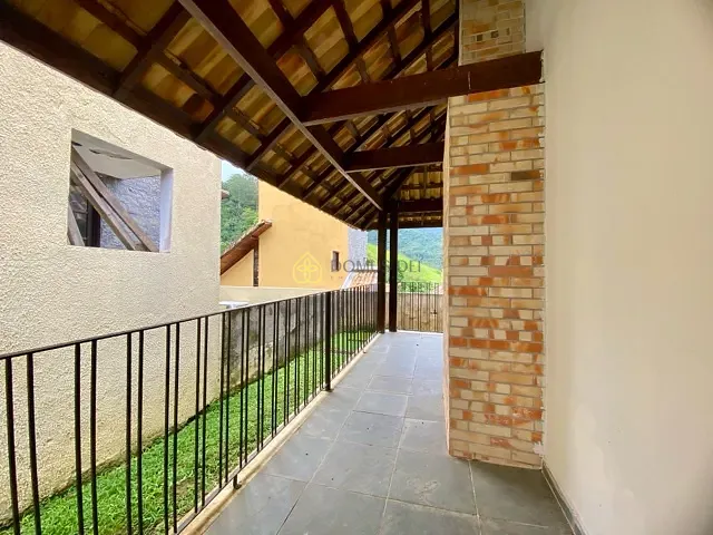 Casa com 120m² 1 quarto e 2 banheiros, à venda, no bairro Penedo em Itatiaia