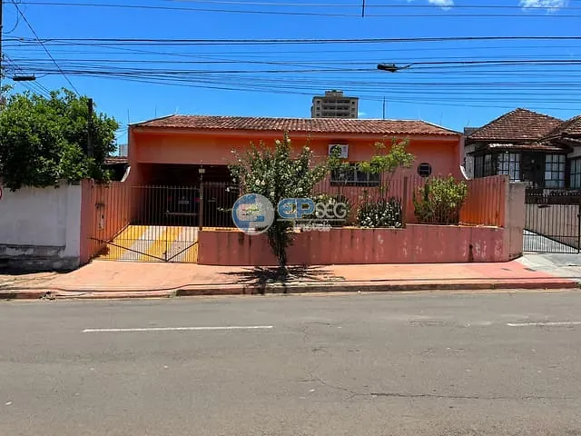 Casa com 375m², à venda, no bairro Centro em Londrina
