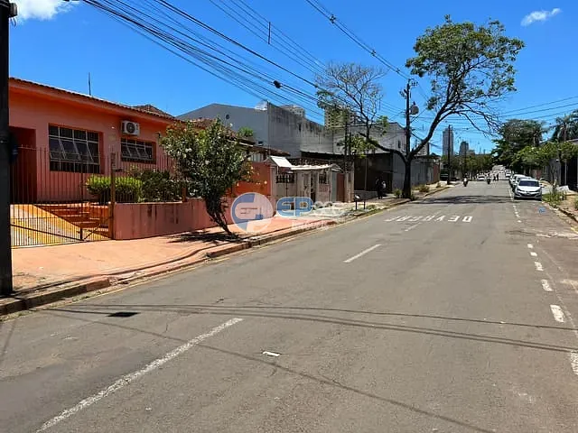 Casa com 375m², à venda, no bairro Centro em Londrina