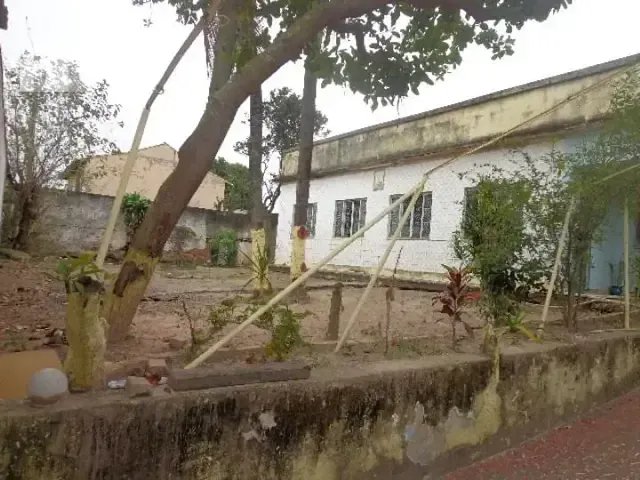 Casa com 1896m² 3 quartos e 1 banheiro, à venda, no bairro Cerâmica em Nova Iguaçu