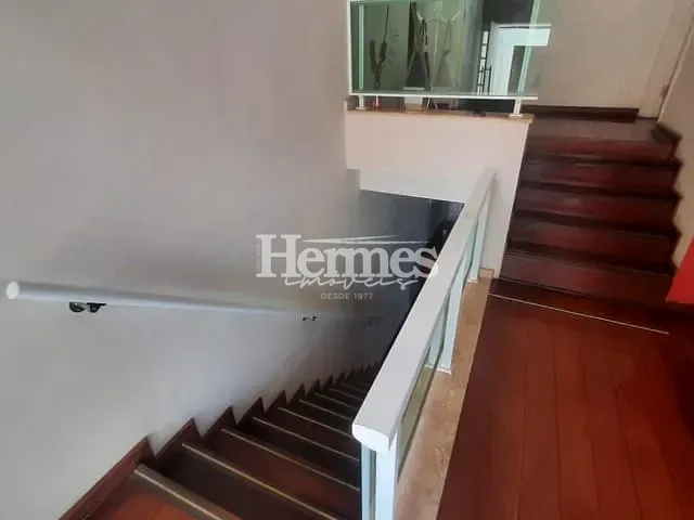 Casa com 560m² 3 quartos e 4 banheiros, à venda, no bairro Vila Bressani em Paulínia