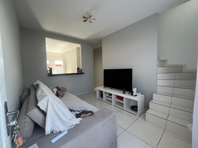Foto do Casa - Sobrado à venda,  com 02 dormitórios e 01 vaga de garagem no bairro dos Golfinhos, em Caraguatatuba, litoral norte deSP | Innova Imobiliária
