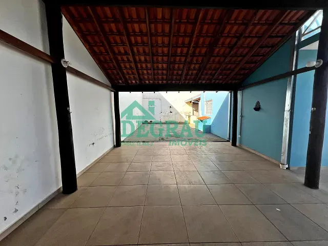 Casa 3 quartos e 1 banheiro, à venda ou para alugar, no bairro Jardim Beija-Flor em Itapeva