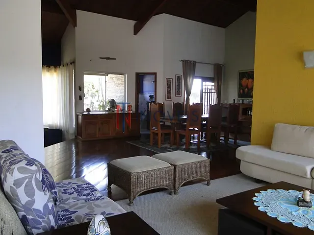 Casa com 1000m² 3 quartos e 1 banheiro, à venda, no bairro Vila Santista em Atibaia