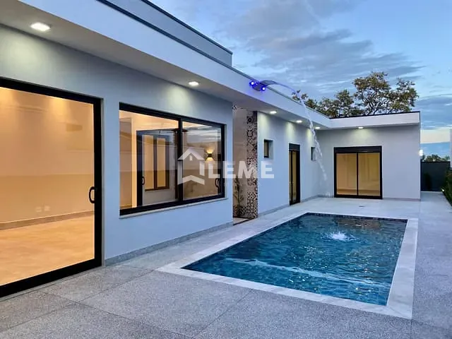Casa com 350m², à venda, no bairro Jacaré em Cabreúva
