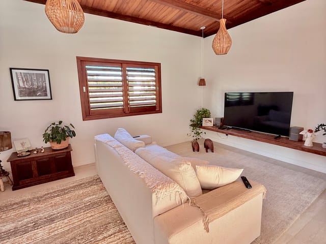 Casa com 753m² 4 quartos e 5 banheiros, à venda, no bairro Zona de Expansão (Olhos D'Agua) em Barra dos Coqueiros