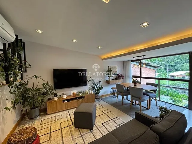 Casa com 7790m² 2 quartos e 2 banheiros, à venda, no bairro Cascata do Imbuí em Teresópolis