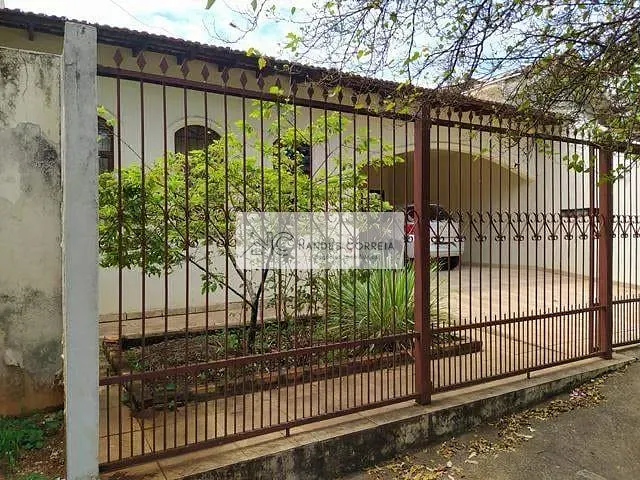 Casa com 250m² 3 quartos e 2 banheiros, à venda, no bairro Jardim Londrilar em Londrina