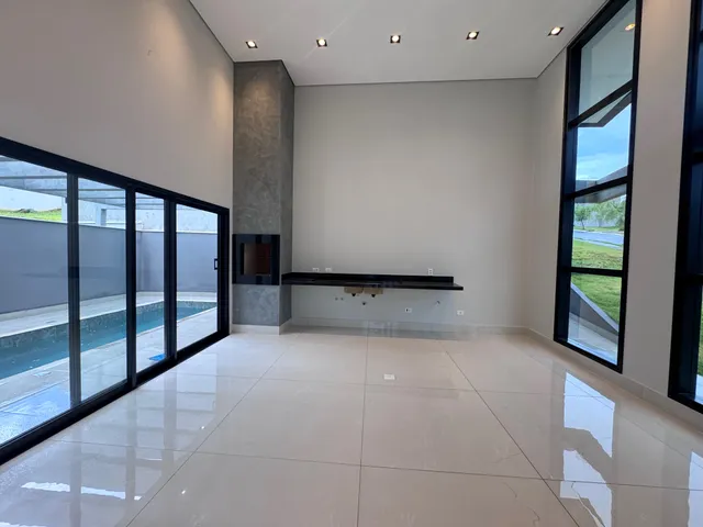 Casa com 10m² 3 quartos e 3 banheiros, à venda, no bairro Gleba Simon Frazer em Londrina
