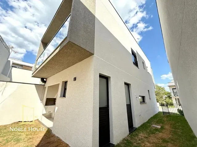 Casa 3 quartos e 4 banheiros, à venda, no bairro Caixa D´Água em Vinhedo