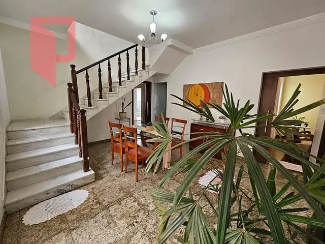 Casa com 300m² 4 quartos e 3 banheiros, à venda, no bairro Caiçara em Belo Horizonte