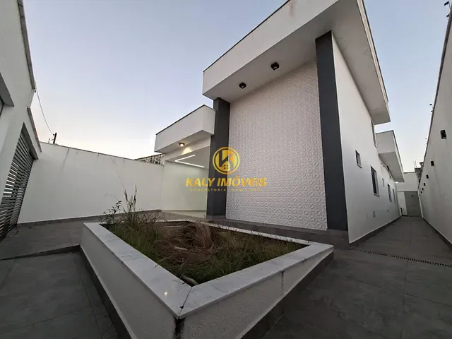 Casa com 260m² 3 quartos e 2 banheiros, à venda, no bairro Jardim Icaraíba em Peruíbe