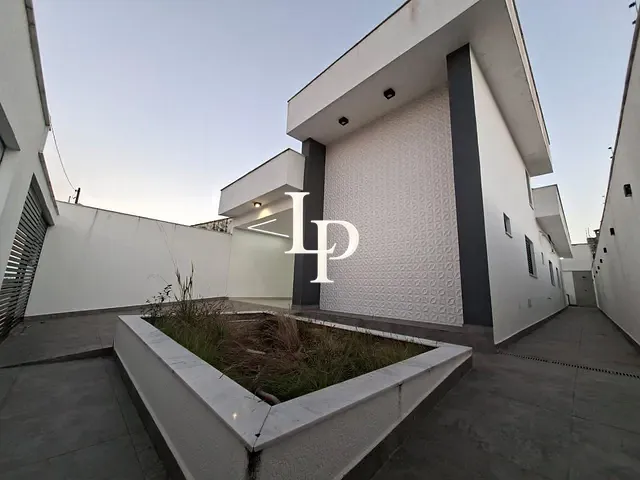 Casa com 260m² 3 quartos e 2 banheiros, à venda, no bairro Jardim Icaraíba em Peruíbe