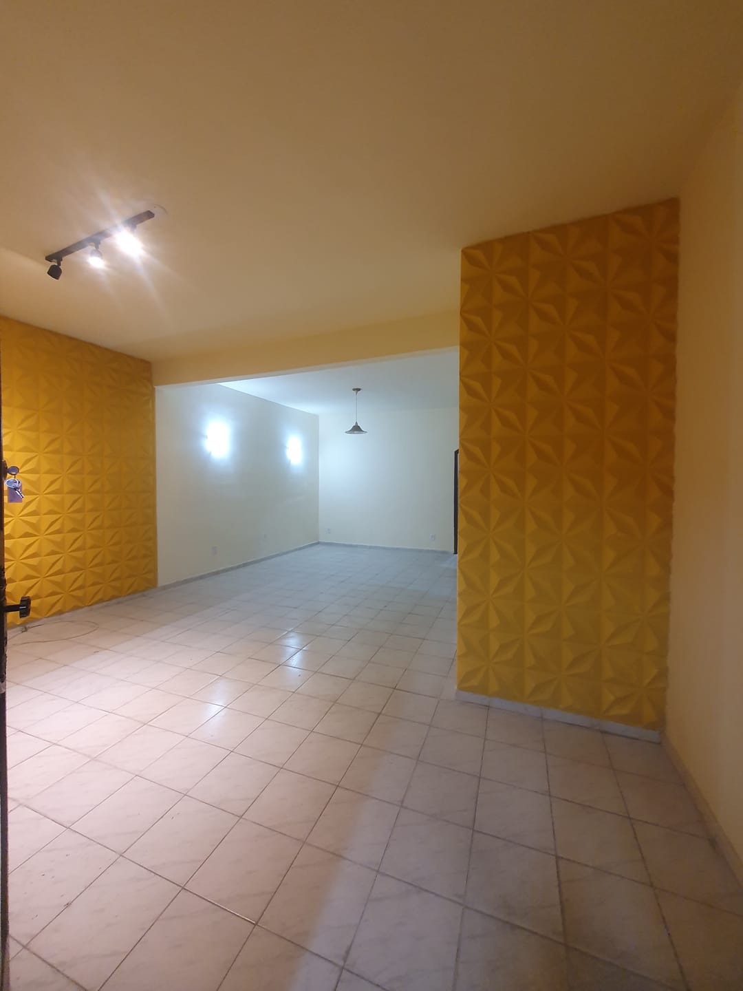 Casa para alugar com 2 quartos, 90m² - Foto 9
