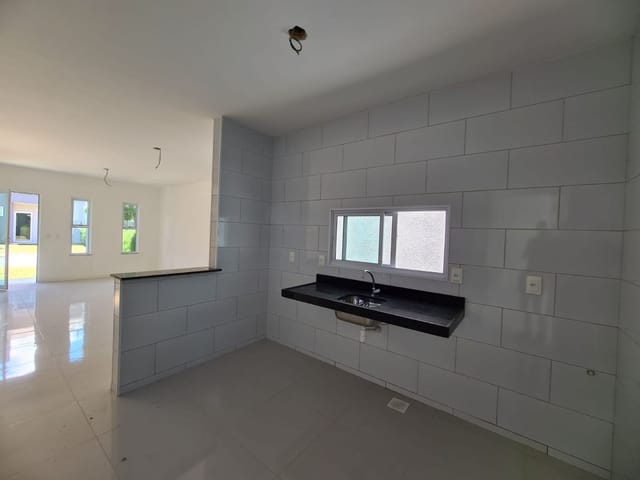 Casa com 80m² 3 quartos e 2 banheiros, à venda, no bairro Lagoa Redonda em Fortaleza