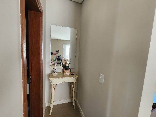 Casa com 480m² 3 quartos e 3 banheiros, para alugar, no bairro Reserva dos Vinhedos em Louveira