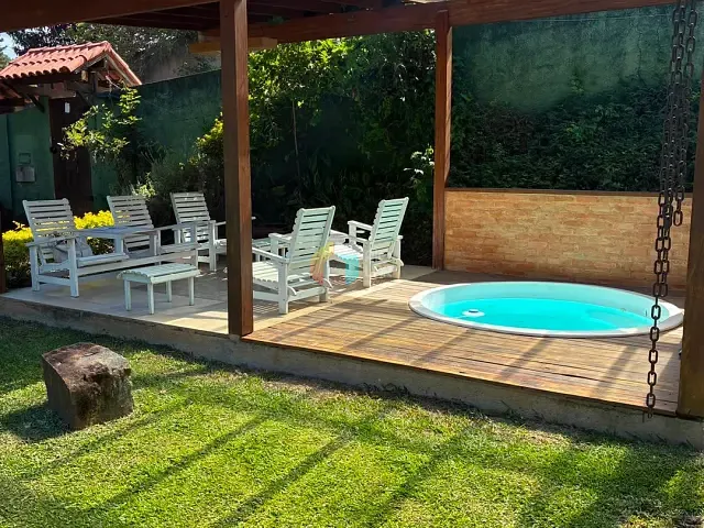 Casa com 500m² 4 quartos e 2 banheiros, à venda, no bairro Corrêas em Petrópolis