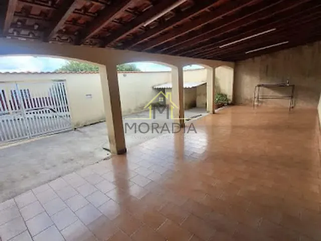 Casa com 200m² 3 quartos e 1 banheiro, à venda, no bairro Parque dos Municípios I em Guaxupé