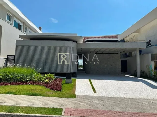 Casa com 480m² 4 quartos e 4 banheiros, à venda, no bairro Condomínio Residencial Montserrat em São José dos Campos