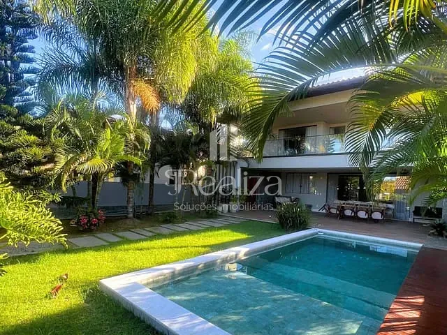 Casa 3 quartos e 5 banheiros, à venda ou para alugar, no bairro Nossa Senhora da Vitória em Ilhéus