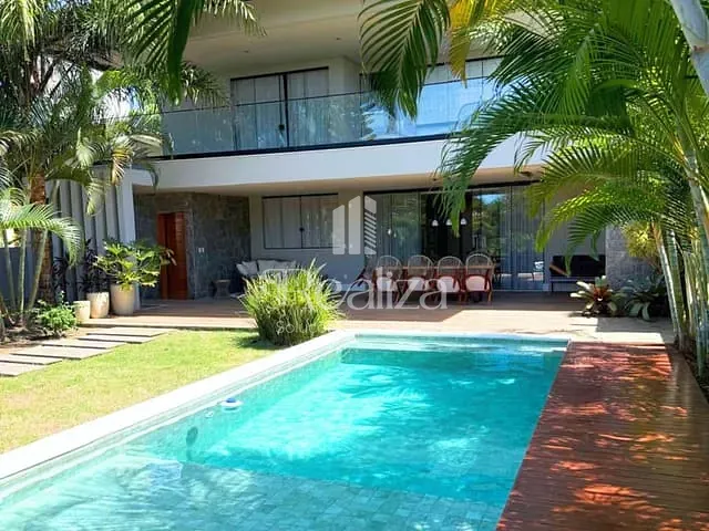 Casa 3 quartos e 5 banheiros, à venda ou para alugar, no bairro Nossa Senhora da Vitória em Ilhéus