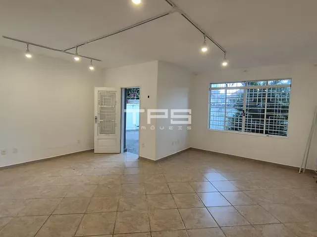 Casa à venda, no bairro Vila Paraíba em Guaratinguetá