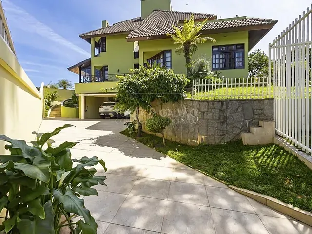 Casa com 400m² 4 quartos e 4 banheiros, à venda, no bairro Santo Inácio em Curitiba