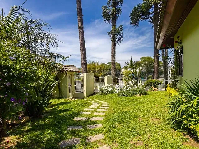Casa com 400m² 4 quartos e 4 banheiros, à venda, no bairro Santo Inácio em Curitiba