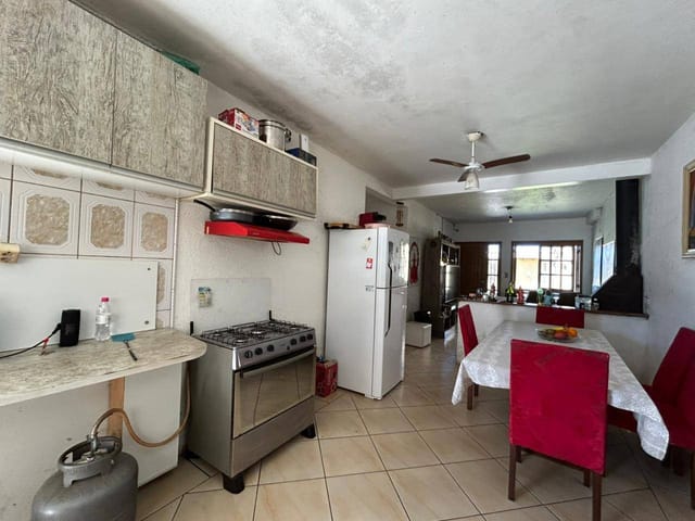 Casa com 420m² 3 quartos e 3 banheiros, à venda, no bairro Areal em Pelotas