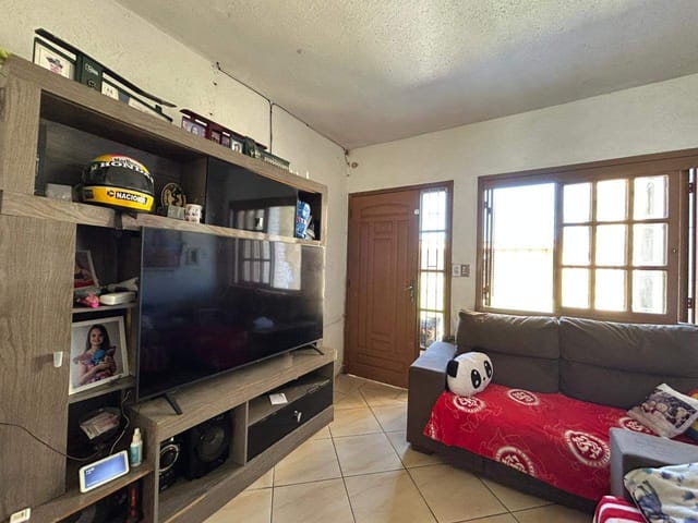 Casa com 420m² 3 quartos e 3 banheiros, à venda, no bairro Areal em Pelotas
