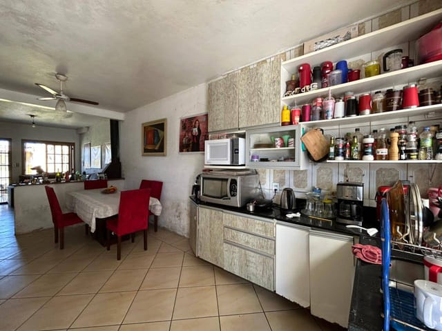 Casa com 420m² 3 quartos e 3 banheiros, à venda, no bairro Areal em Pelotas