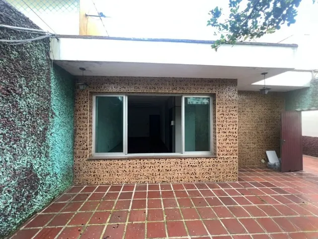 Casa 4 quartos e 5 banheiros, à venda, no bairro Vila Scarpelli em Santo André