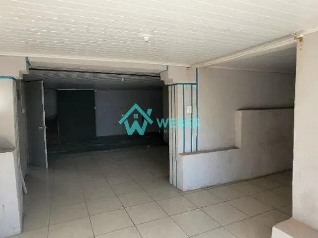 Casa com 400m² 2 quartos e 3 banheiros, para alugar, no bairro Centro em Novo Hamburgo