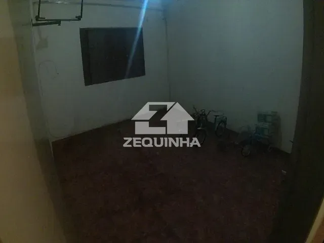 Casa com 250m² 4 quartos e 3 banheiros, à venda, no bairro Jardim Veloso em Osasco