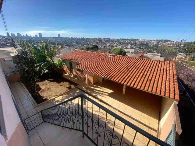 Casa com 380m² 7 quartos e 5 banheiros, à venda, no bairro Jardim das Flores I em Apucarana