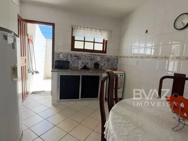 Casa com 68m² 2 quartos e 2 banheiros, à venda, no bairro Ogiva em Cabo Frio