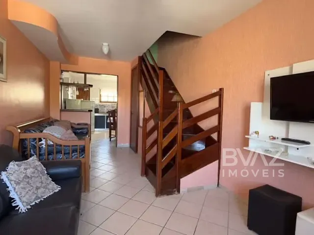 Casa com 68m² 2 quartos e 2 banheiros, à venda, no bairro Ogiva em Cabo Frio