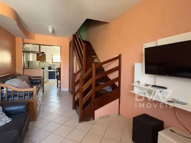 Casa com 68m² 2 quartos e 2 banheiros, à venda, no bairro Ogiva em Cabo Frio