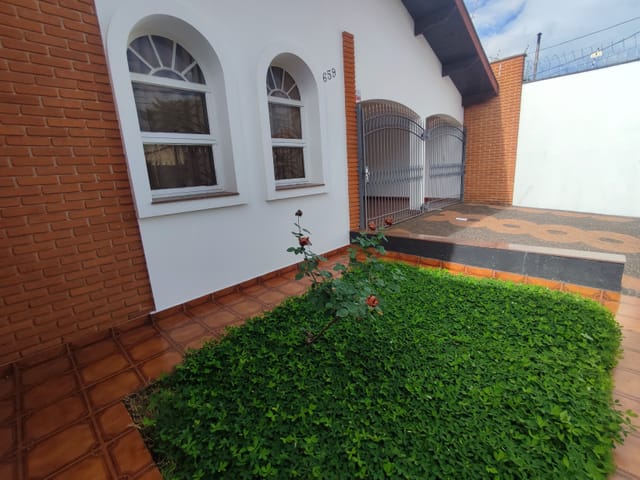 Casa com 350m² 4 quartos e 2 banheiros, à venda, no bairro Paulista em Piracicaba