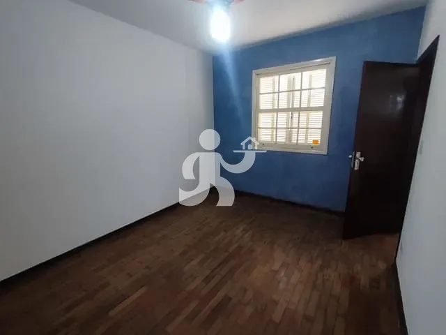 Casa com 350m² 4 quartos e 2 banheiros, à venda, no bairro Paulista em Piracicaba