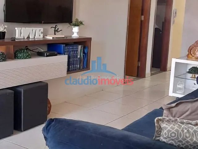 Casa 3 quartos e 2 banheiros, à venda, no bairro Colônia Santo Antônio em Barra Mansa