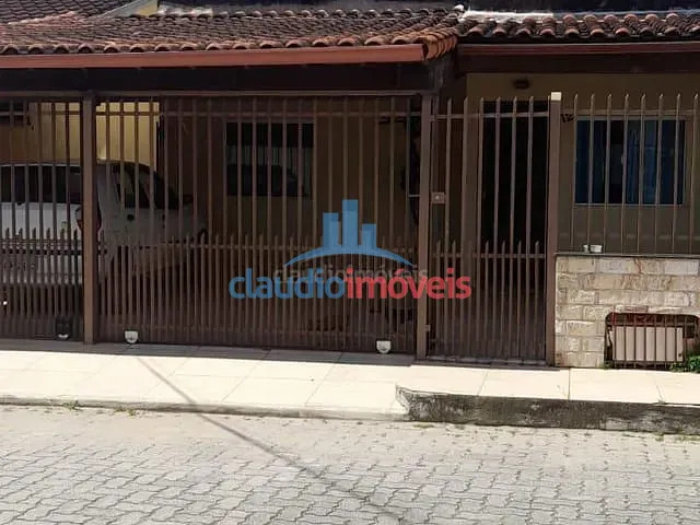 Casa 3 quartos e 2 banheiros, à venda, no bairro Colônia Santo Antônio em Barra Mansa